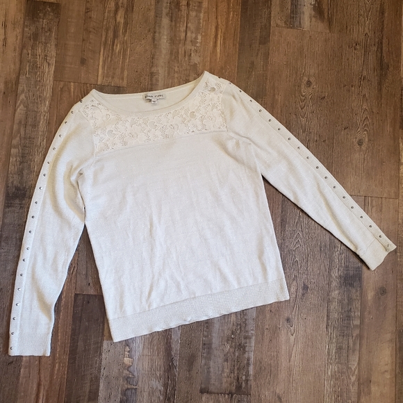 Black Rivet sweater - Picture 1 of 9